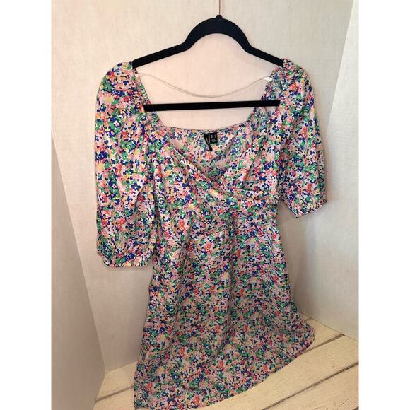 Vero Moda‎ Puffed Sleeve Faux Wrap Colorful Floral Print Dress Women’s Size S - Picture 2 of 6